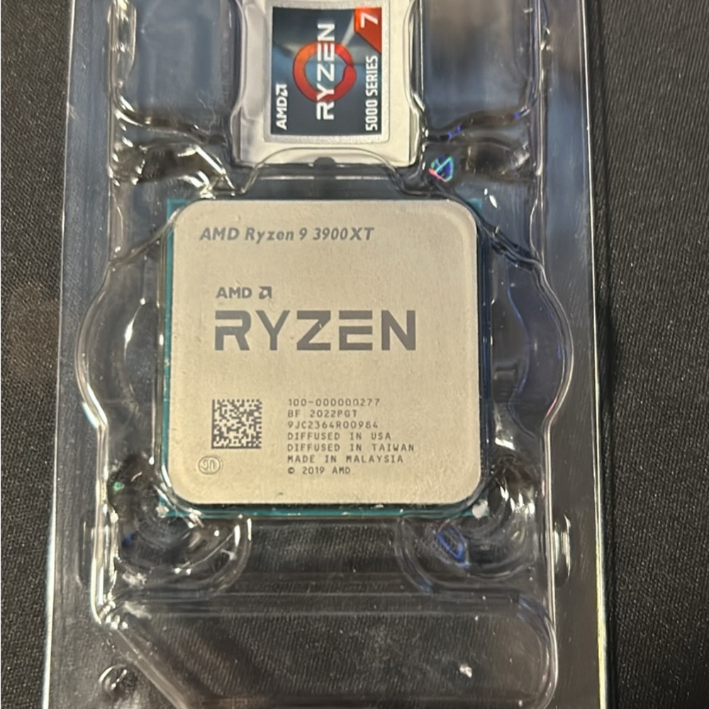 AMD Ryzen 9 3900XT - lightly used